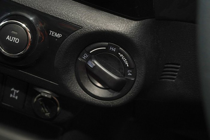 2019 Toyota Hilux SR5