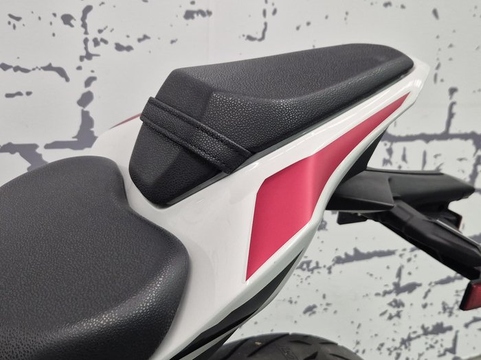 2021 Kawasaki Z900 (ZR900F) Z White