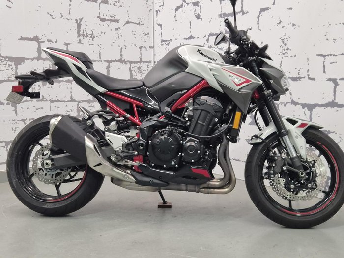 2021 Kawasaki Z900 (ZR900F) Z White