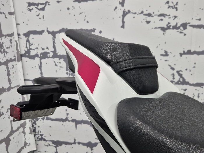 2021 Kawasaki Z900 (ZR900F) Z White