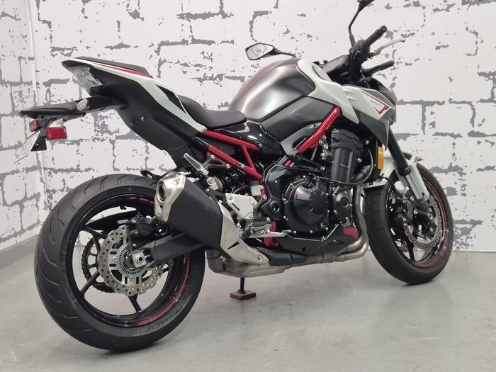 2021 Kawasaki Z900 (ZR900F) Z White