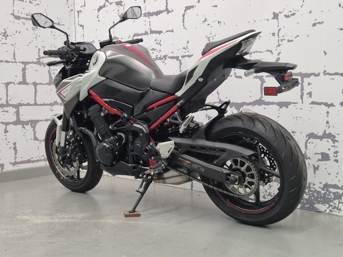 2021 Kawasaki Z900 (ZR900F) Z White