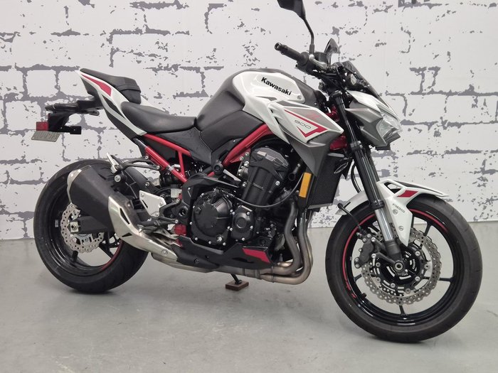 2021 Kawasaki Z900 (ZR900F) Z White