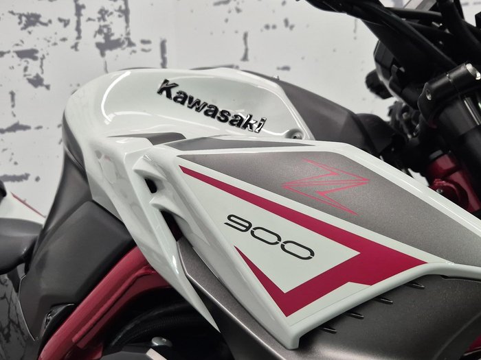 2021 Kawasaki Z900 (ZR900F) Z White