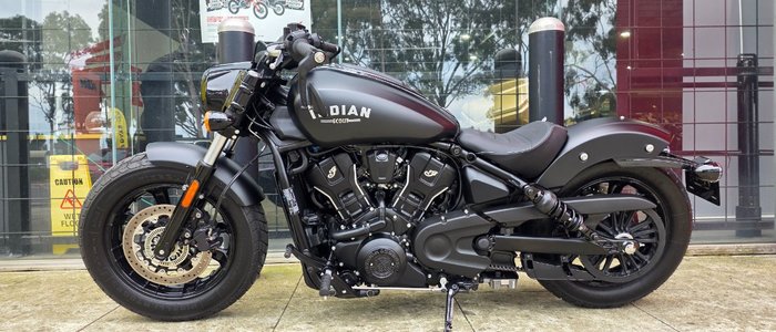 2025 Indian SCOUT BOBBER BLACK
