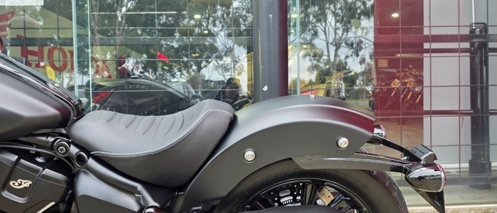 2025 Indian SCOUT BOBBER BLACK