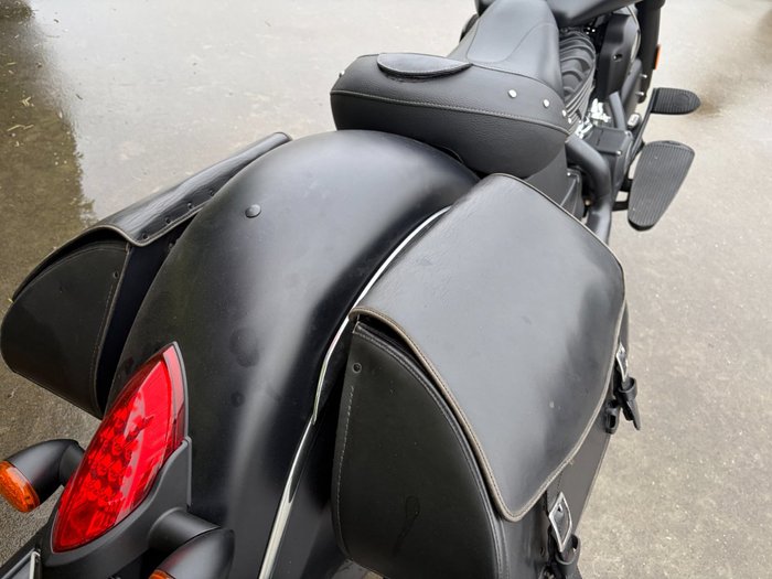 2016 Indian CHIEF DARK HORSE Black
