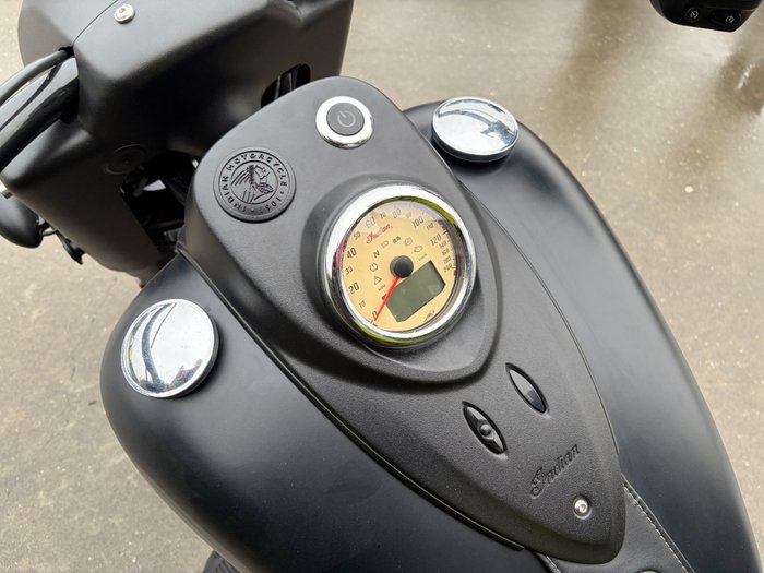 2016 Indian CHIEF DARK HORSE Black