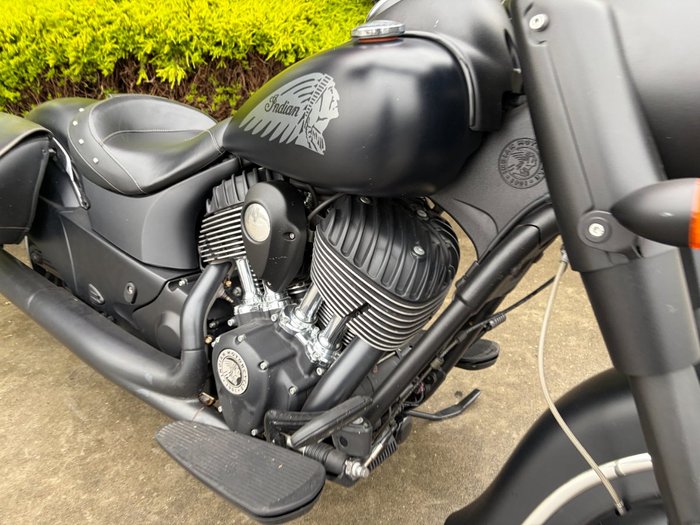 2016 Indian CHIEF DARK HORSE Black