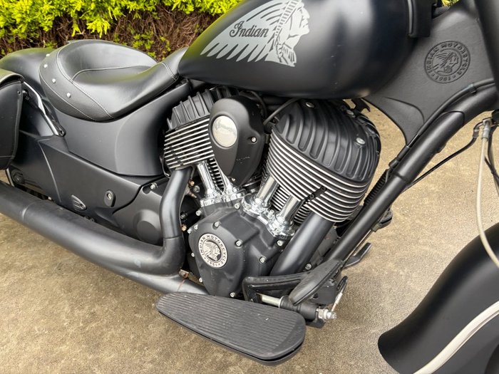 2016 Indian CHIEF DARK HORSE Black
