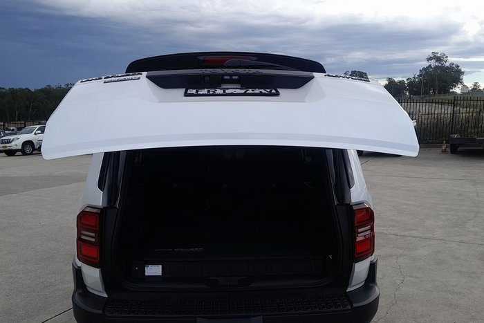 2025 Toyota Landcruiser Prado Altitude
