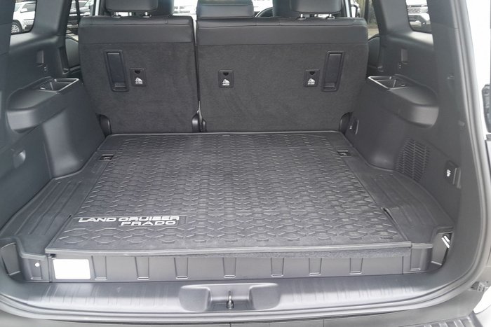 2025 Toyota Landcruiser Prado Altitude