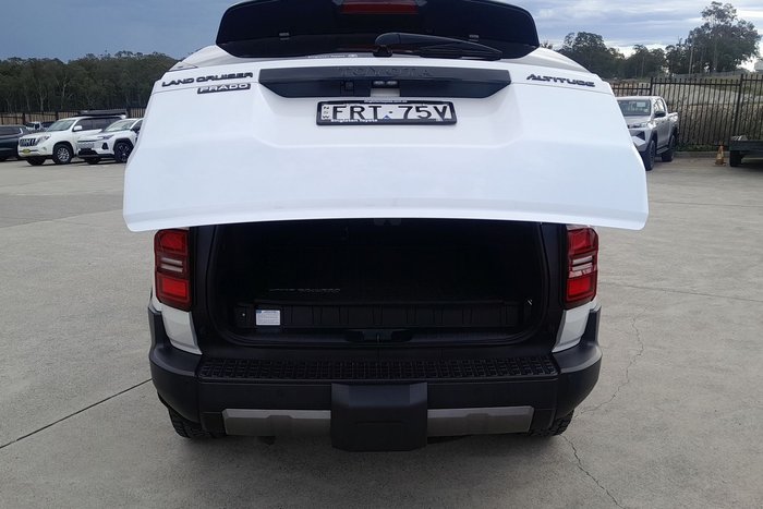 2025 Toyota Landcruiser Prado Altitude