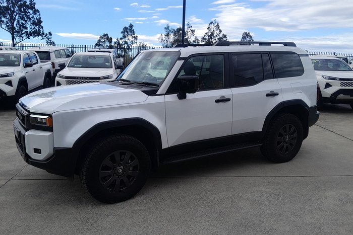 2025 Toyota Landcruiser Prado Altitude