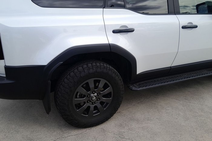 2025 Toyota Landcruiser Prado Altitude