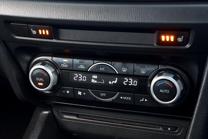 2014 Mazda 3 SP25 GT