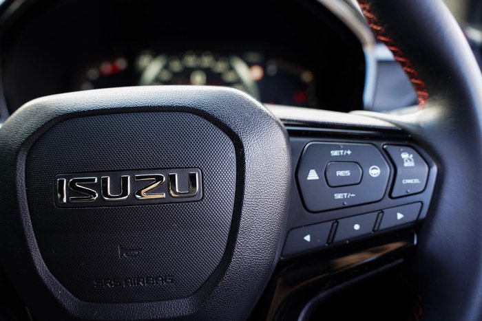 2025 Isuzu D-MAX X-TERRAIN