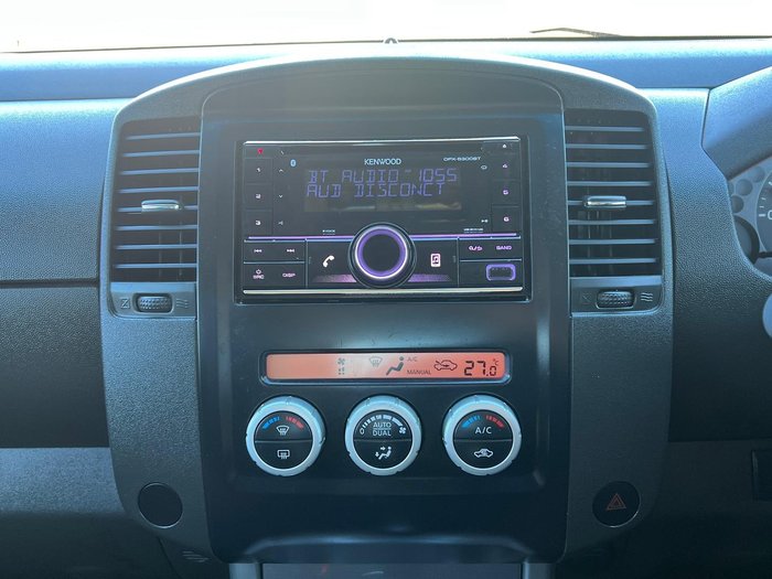 2011 Nissan Navara ST