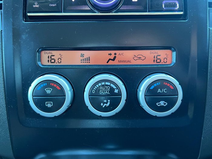 2011 Nissan Navara ST