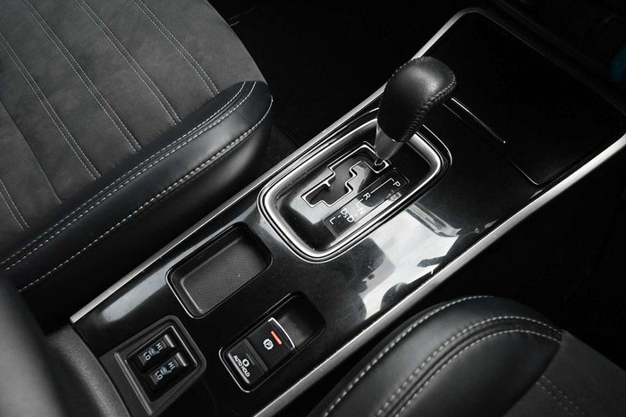 2018 Mitsubishi Outlander LS