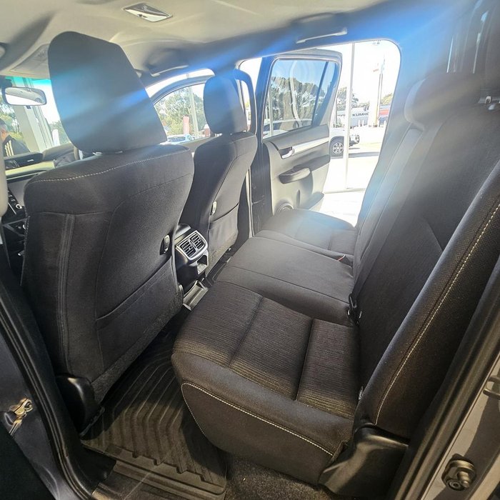 2024 Toyota Hilux SR5 48V
