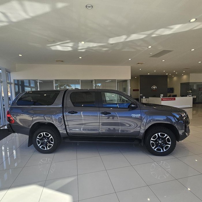 2024 Toyota Hilux SR5 48V