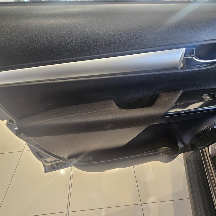 2024 Toyota Hilux SR5 48V