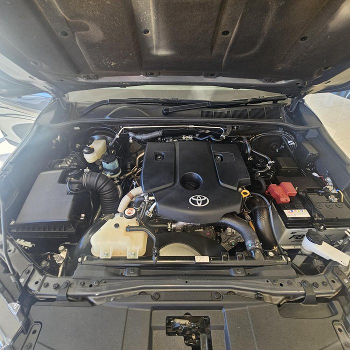 2024 Toyota Hilux SR5 48V