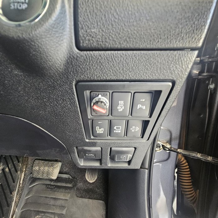 2024 Toyota Hilux SR5 48V