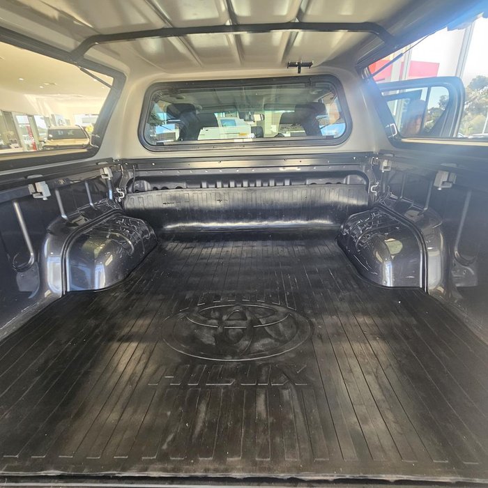 2024 Toyota Hilux SR5 48V