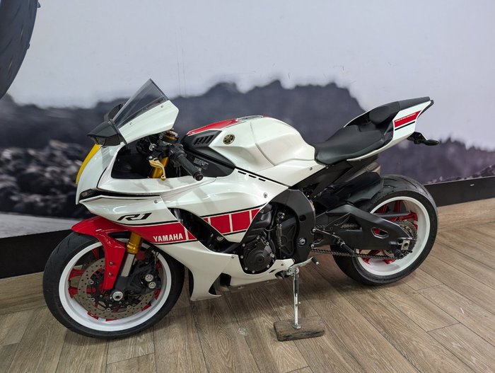 2022 Yamaha YZF-R1 WHITE
