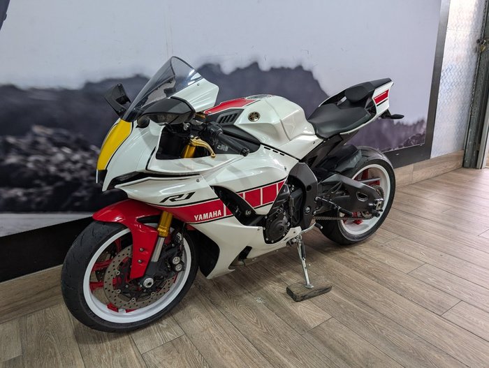 2022 Yamaha YZF-R1 WHITE
