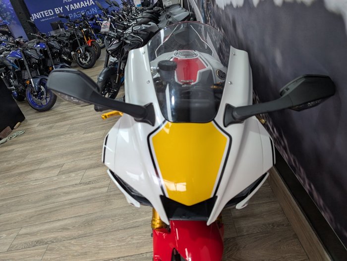 2022 Yamaha YZF-R1 WHITE