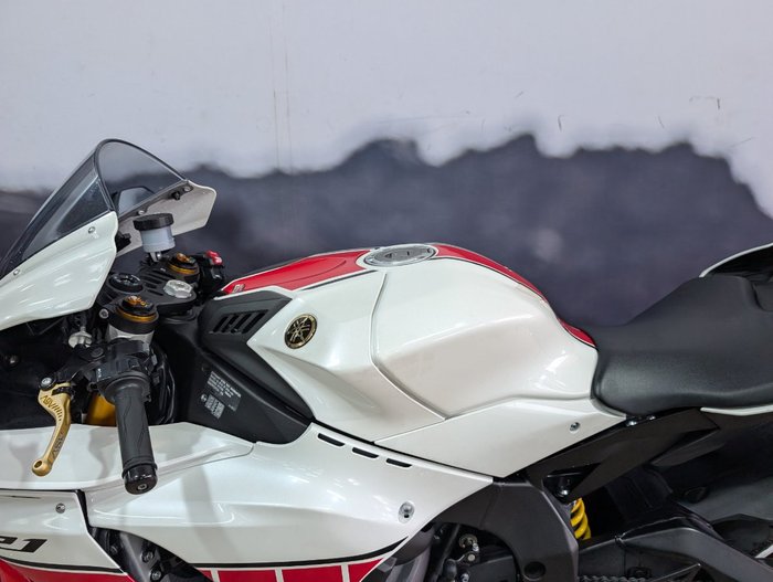 2022 Yamaha YZF-R1 WHITE