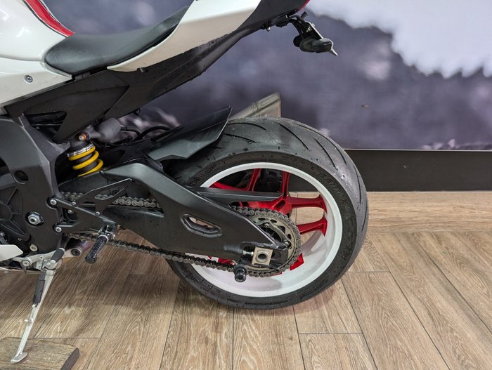 2022 Yamaha YZF-R1 WHITE