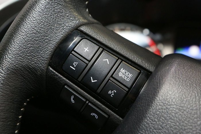 2023 Toyota Hilux SR5