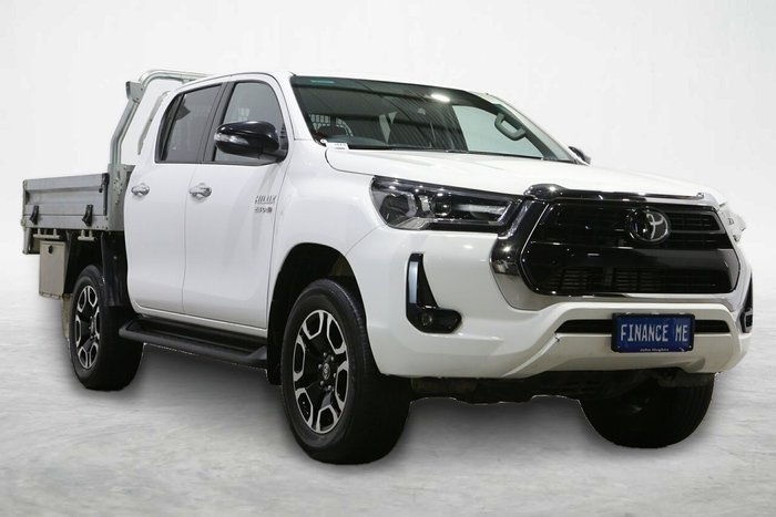 2023 Toyota Hilux SR5