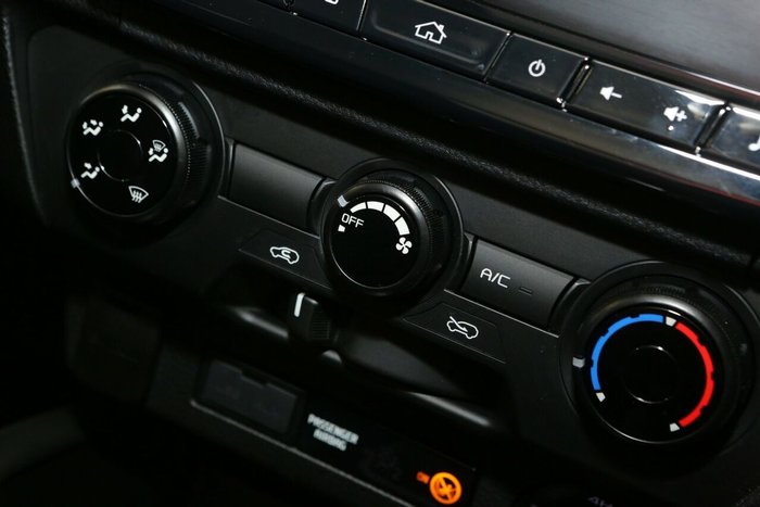 2024 Mazda BT-50 XT