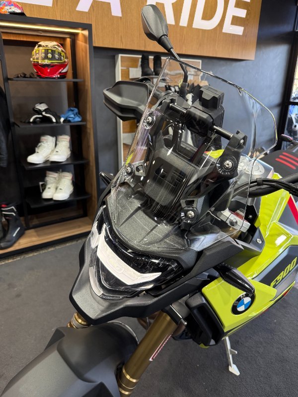 2026 BMW Motorrad F 900 GS ENDURO Sao Paulo Yellow