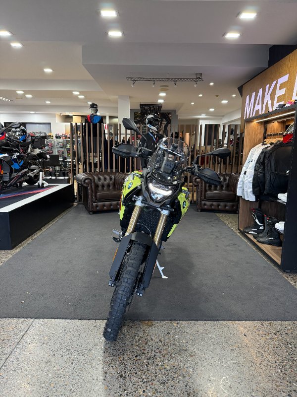 2026 BMW Motorrad F 900 GS ENDURO Sao Paulo Yellow
