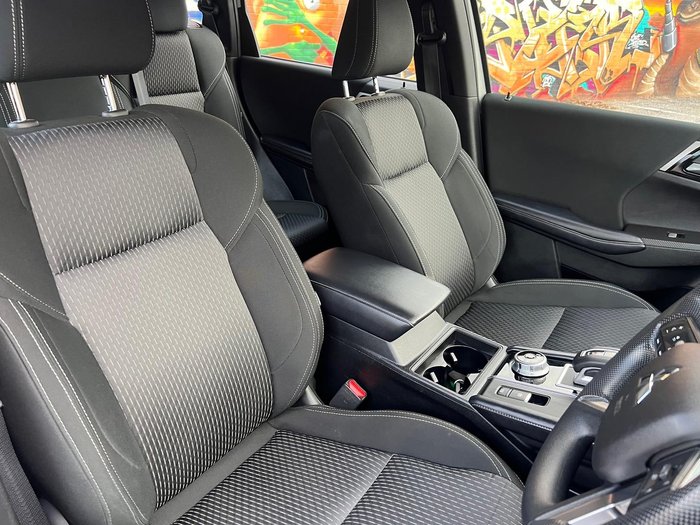 2024 Mitsubishi Outlander ES