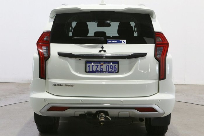 2023 Mitsubishi Pajero Sport GLS