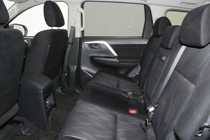2023 Mitsubishi Pajero Sport GLS