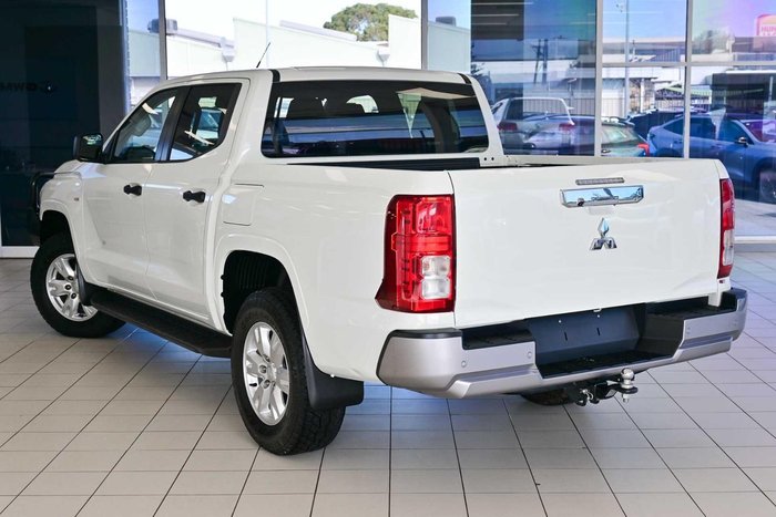 2024 Mitsubishi Triton GLX+