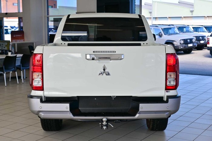 2024 Mitsubishi Triton GLX+