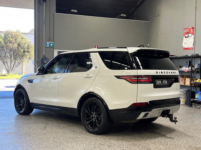 2020 Land Rover Discovery SD6 Landmark Edition