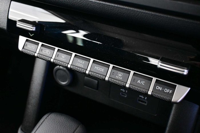 2025 Mitsubishi Triton GLX