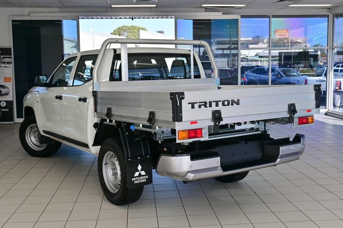 2025 Mitsubishi Triton GLX
