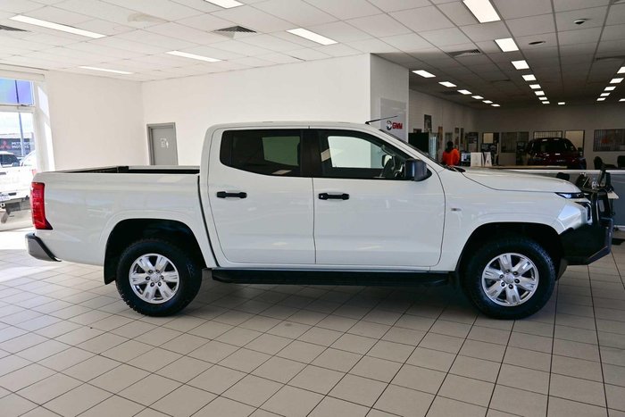 2024 Mitsubishi Triton GLX