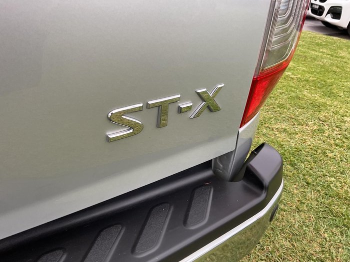 2015 Nissan Navara ST-X